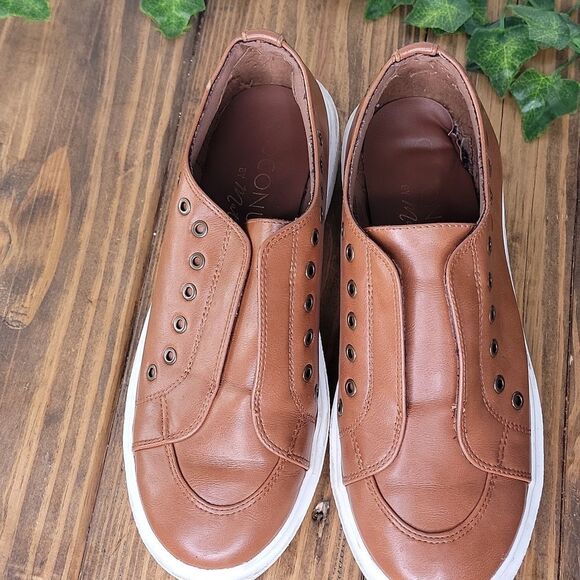 Coconuts By Matisse. Women's Brown Slip-On Sneakers. Size 8. - Picture 5 of 9